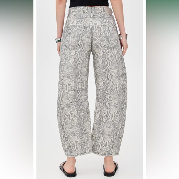 We the free by free people good luck mid rise barrel jeans in Snake size 27 - Picture 2 of 6